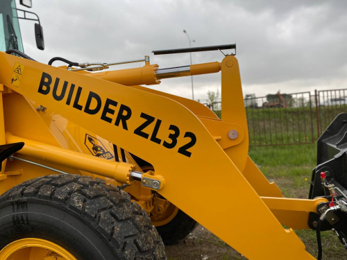 фронтальный погрузчик builder zl32